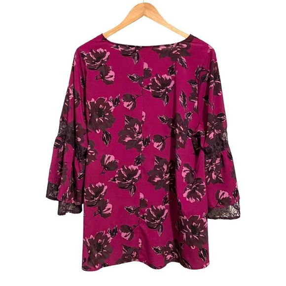 Lane Bryant Floral Lace Ruffle Blouse in Size 14/16 - Picture 3 of 8